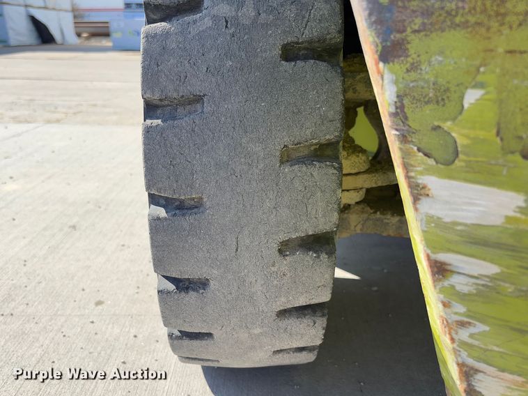 image for item FB3130 Clark CMP40D forklift