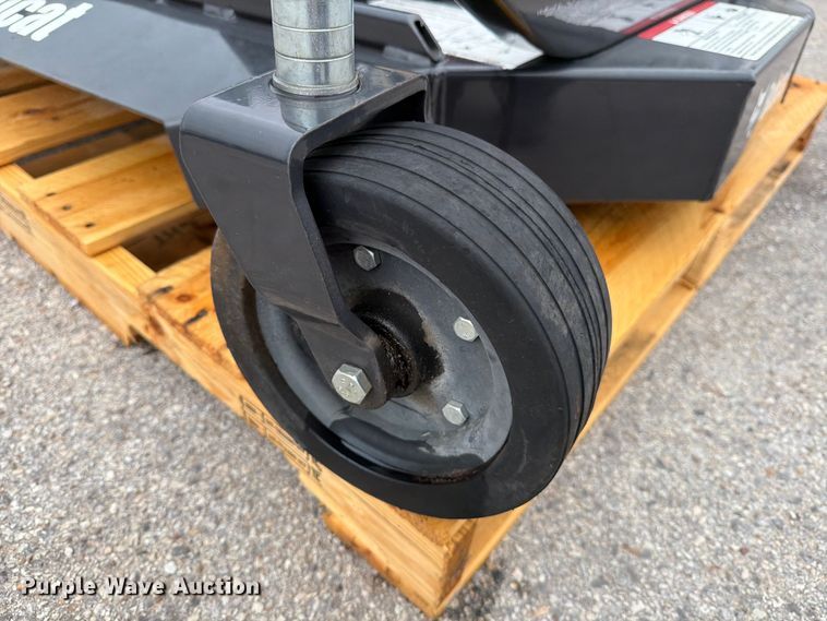 image for item FB7985 Bobcat FM60 finish mower