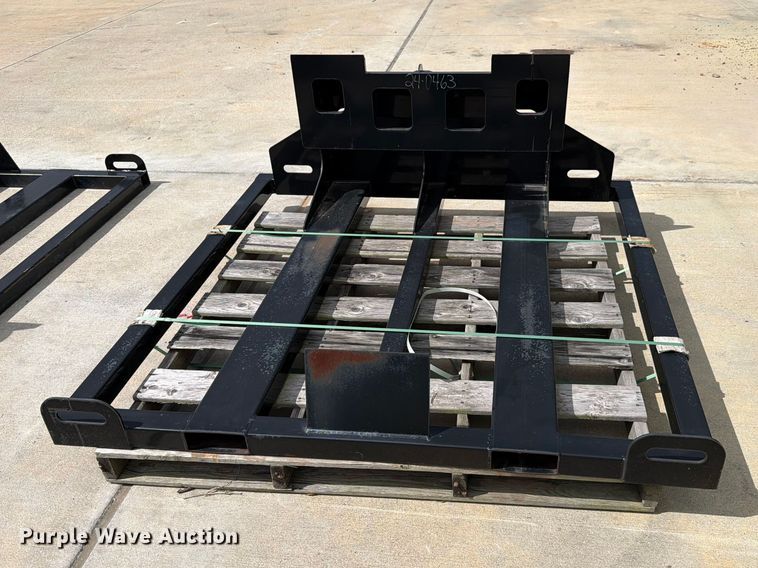 image for item FB7991 Metal pallet