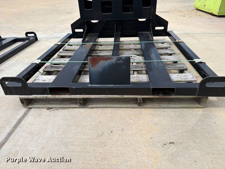 image for item FB7991 Metal pallet