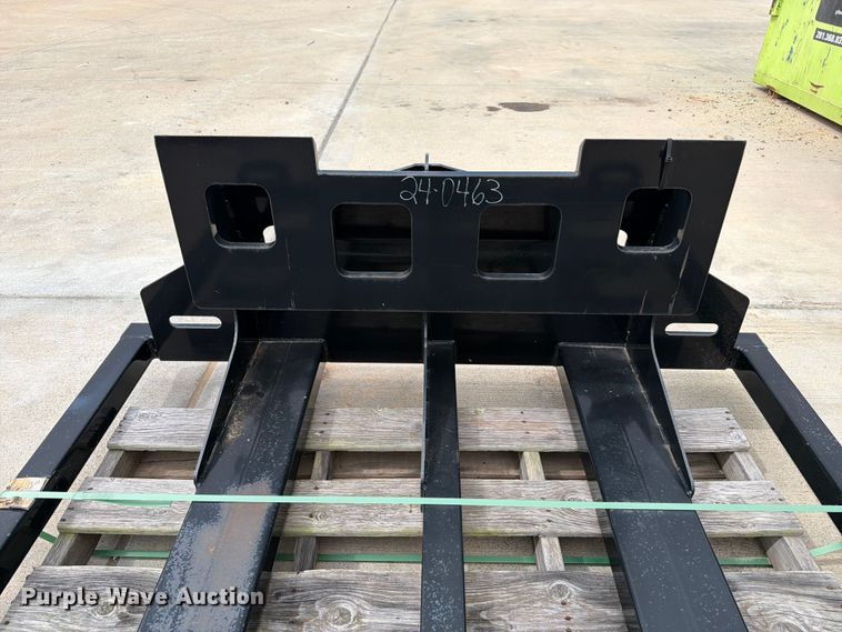 image for item FB7991 Metal pallet