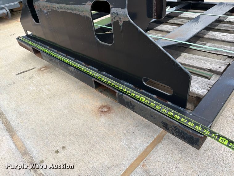 image for item FB7991 Metal pallet