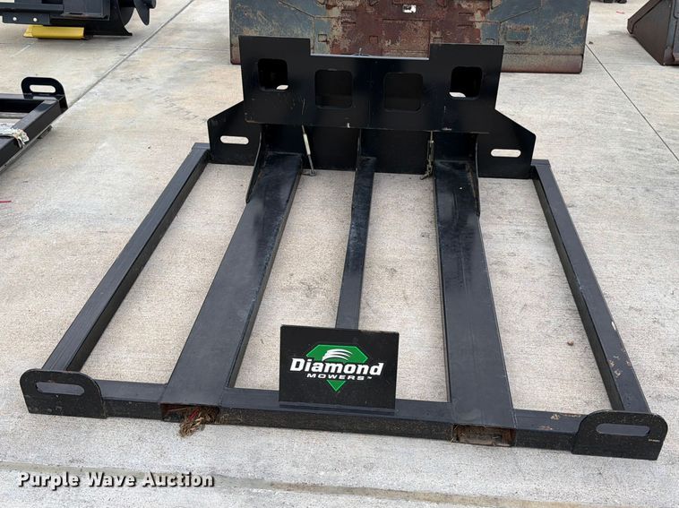 image for item FB7992 Metal pallet