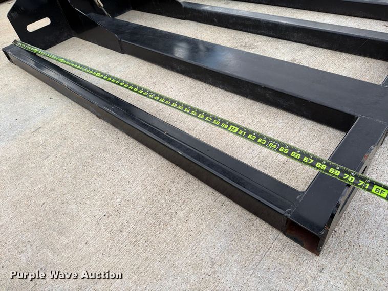 image for item FB7992 Metal pallet