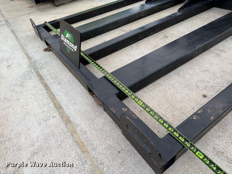 image for item FB7992 Metal pallet