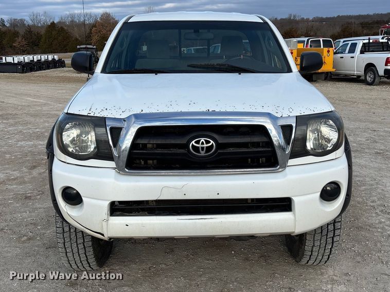 image for item FC1629 2008 Toyota Tacoma Ext. Cab pickup truck