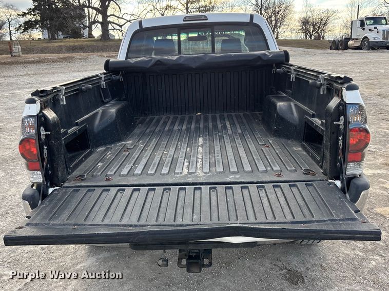 image for item FC1629 2008 Toyota Tacoma Ext. Cab pickup truck