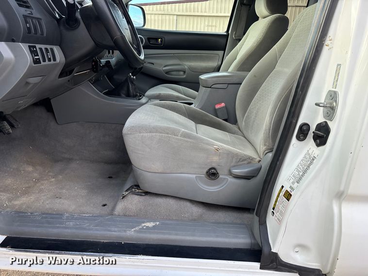 image for item FC1629 2008 Toyota Tacoma Ext. Cab pickup truck