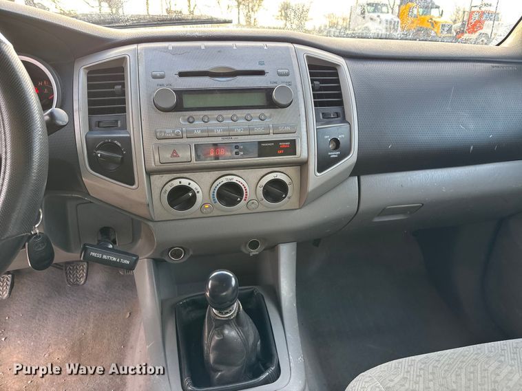 image for item FC1629 2008 Toyota Tacoma Ext. Cab pickup truck