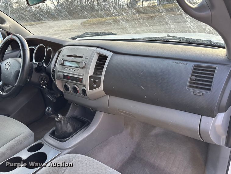 image for item FC1629 2008 Toyota Tacoma Ext. Cab pickup truck