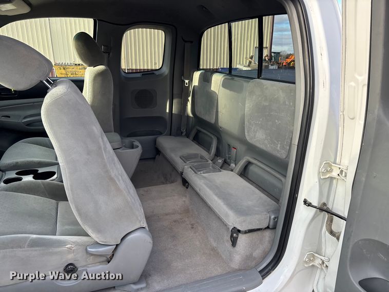 image for item FC1629 2008 Toyota Tacoma Ext. Cab pickup truck