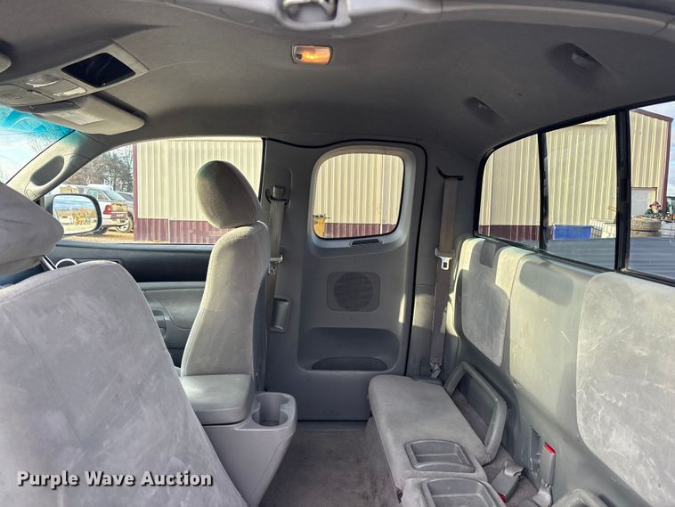 image for item FC1629 2008 Toyota Tacoma Ext. Cab pickup truck