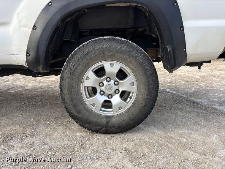 image for item FC1629 2008 Toyota Tacoma Ext. Cab pickup truck