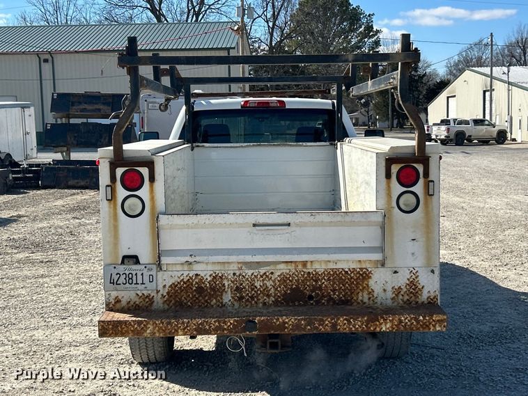 image for item FC5066 2015 GMC Sierra 3500HD Ext. Cab utility bed pickup truck