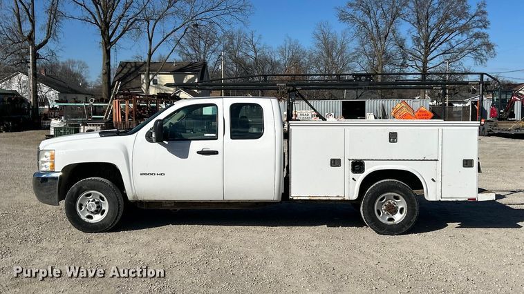 image for item FC5067 2010 Chevrolet Silverado 2500HD Ext. Cab utility bed pickup truck
