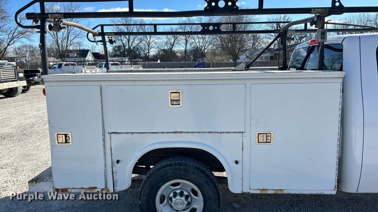 image for item FC5067 2010 Chevrolet Silverado 2500HD Ext. Cab utility bed pickup truck