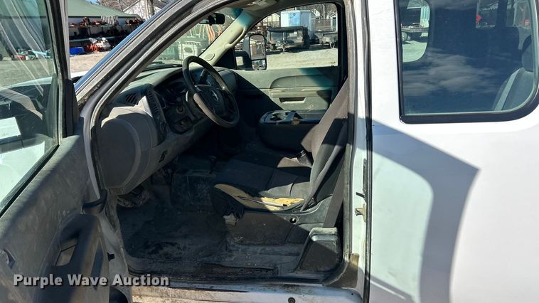 image for item FC5067 2010 Chevrolet Silverado 2500HD Ext. Cab utility bed pickup truck