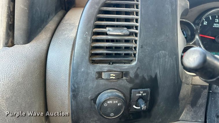 image for item FC5067 2010 Chevrolet Silverado 2500HD Ext. Cab utility bed pickup truck