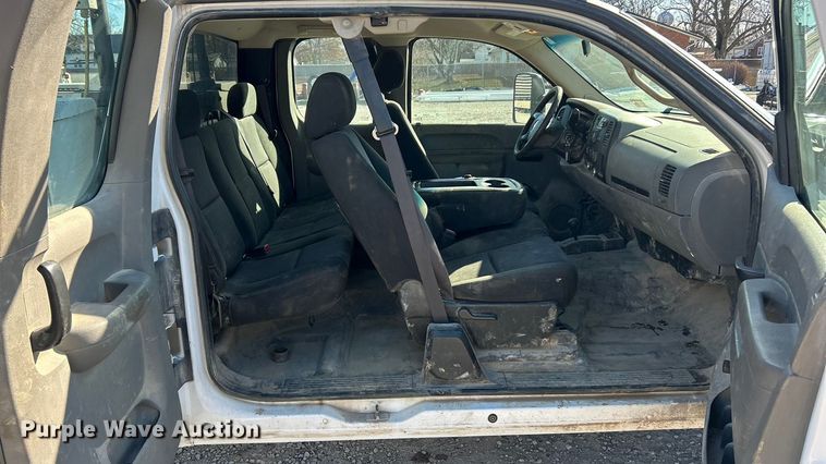 image for item FC5067 2010 Chevrolet Silverado 2500HD Ext. Cab utility bed pickup truck