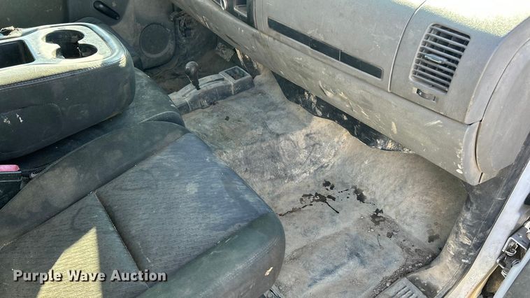 image for item FC5067 2010 Chevrolet Silverado 2500HD Ext. Cab utility bed pickup truck