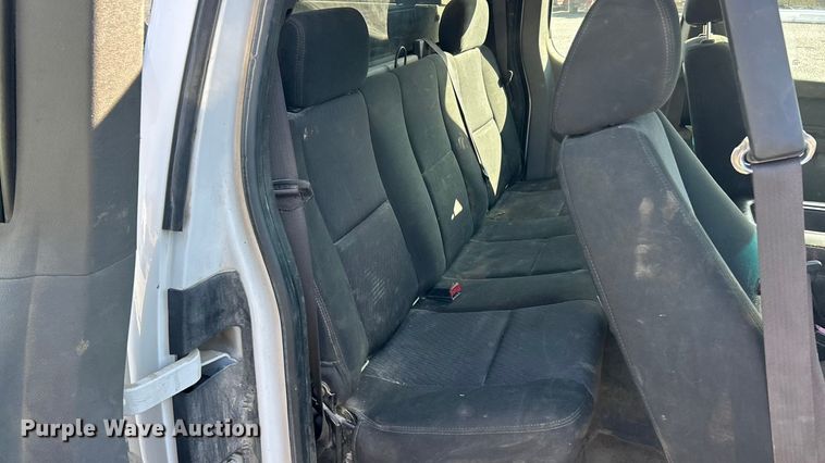 image for item FC5067 2010 Chevrolet Silverado 2500HD Ext. Cab utility bed pickup truck