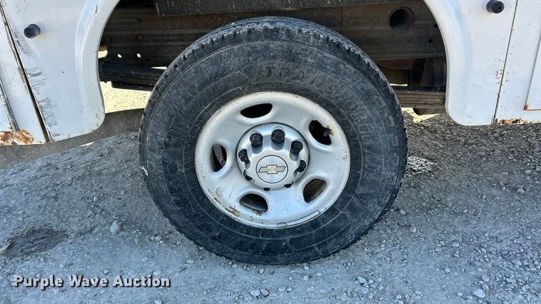 image for item FC5067 2010 Chevrolet Silverado 2500HD Ext. Cab utility bed pickup truck