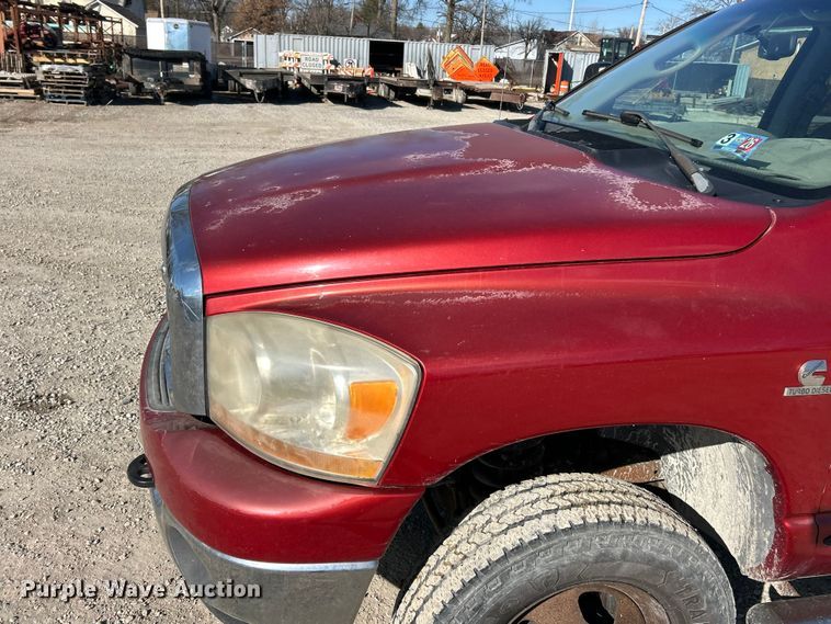 image for item FC5068 2006 Dodge Ram 3500 Ext. Cab utility bed pickup truck