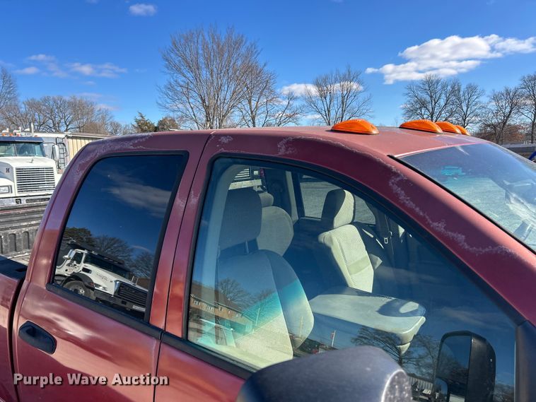 image for item FC5068 2006 Dodge Ram 3500 Ext. Cab utility bed pickup truck