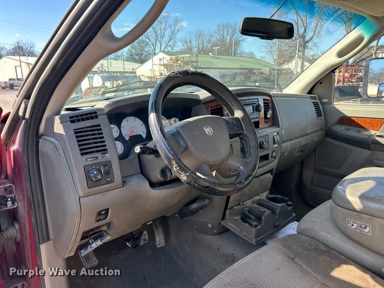 image for item FC5068 2006 Dodge Ram 3500 Ext. Cab utility bed pickup truck