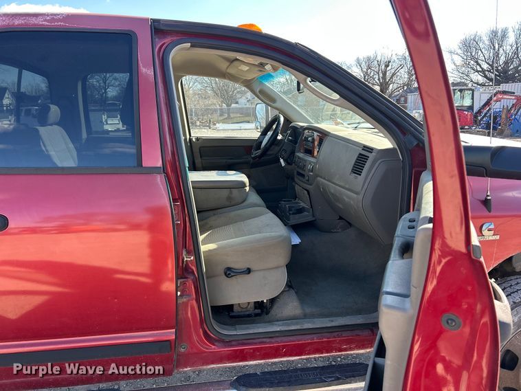 image for item FC5068 2006 Dodge Ram 3500 Ext. Cab utility bed pickup truck