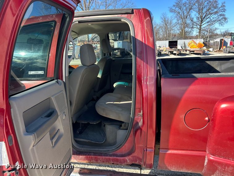 image for item FC5068 2006 Dodge Ram 3500 Ext. Cab utility bed pickup truck