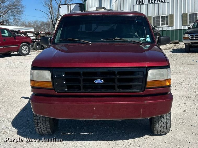 image for item FC5099 1996 Ford Bronco XLT SUV