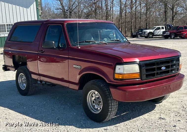 image for item FC5099 1996 Ford Bronco XLT SUV