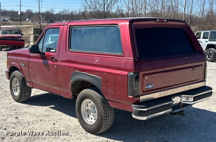 image for item FC5099 1996 Ford Bronco XLT SUV