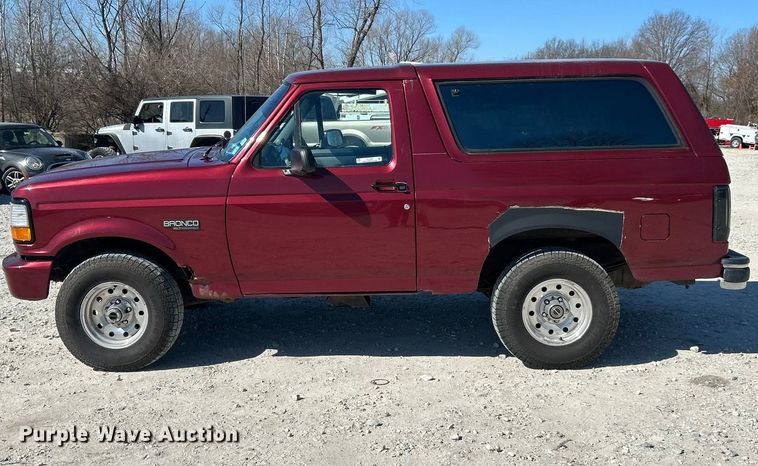 image for item FC5099 1996 Ford Bronco XLT SUV