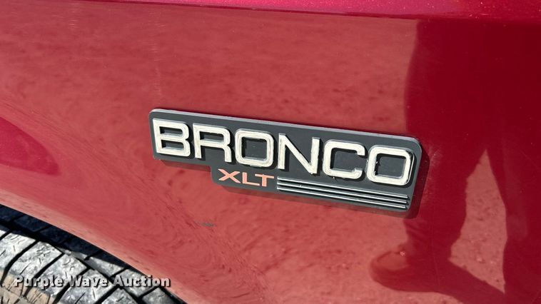 image for item FC5099 1996 Ford Bronco XLT SUV