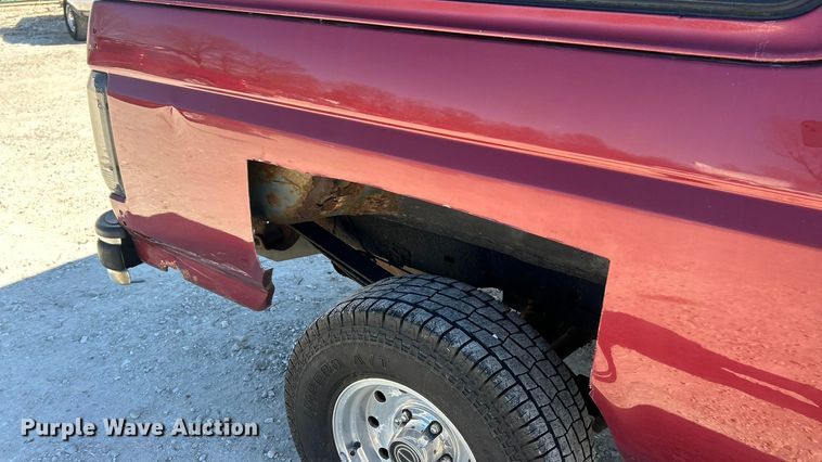 image for item FC5099 1996 Ford Bronco XLT SUV