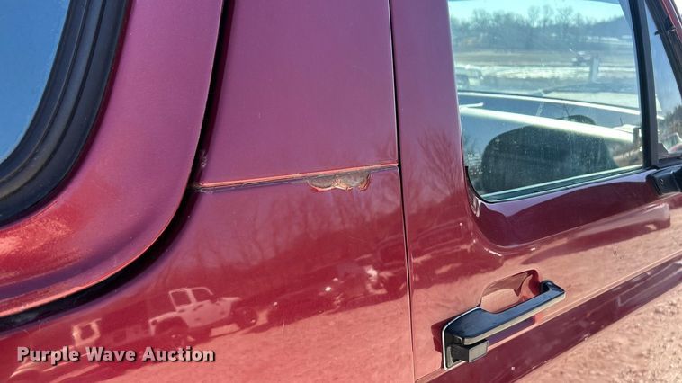 image for item FC5099 1996 Ford Bronco XLT SUV