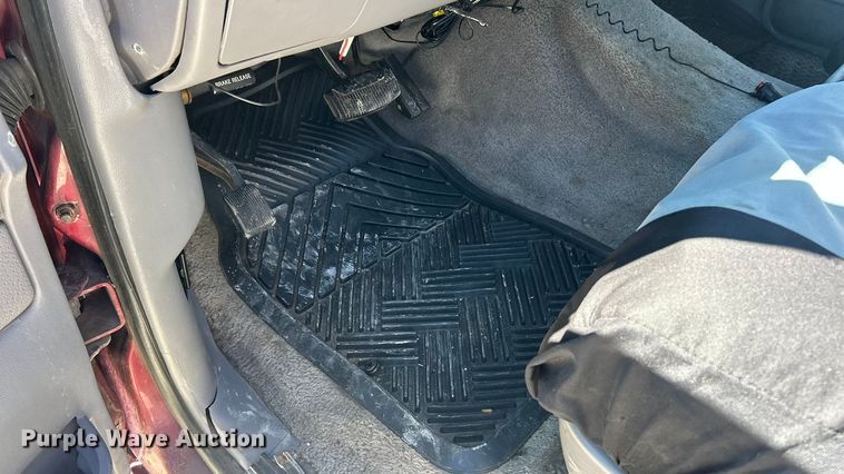 image for item FC5099 1996 Ford Bronco XLT SUV