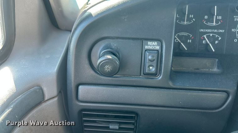 image for item FC5099 1996 Ford Bronco XLT SUV