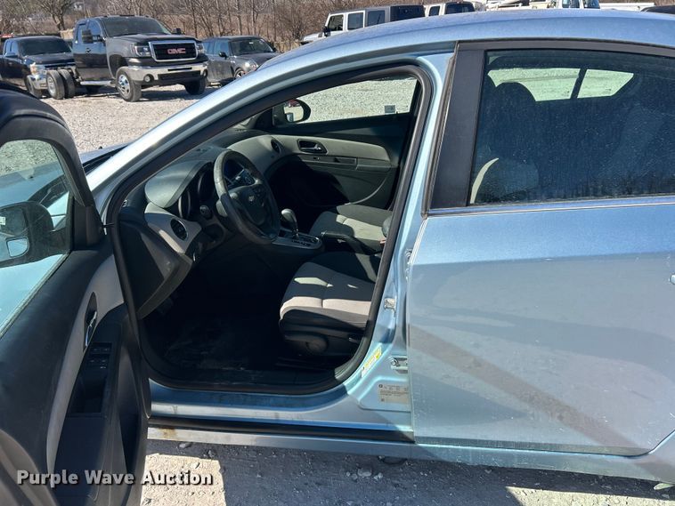 image for item FC5100 2011 Chevrolet Cruze 