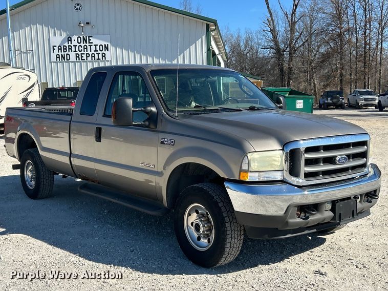 image for item FC5101 2004 Ford F250 Super Duty Ext. Cab pickup truck
