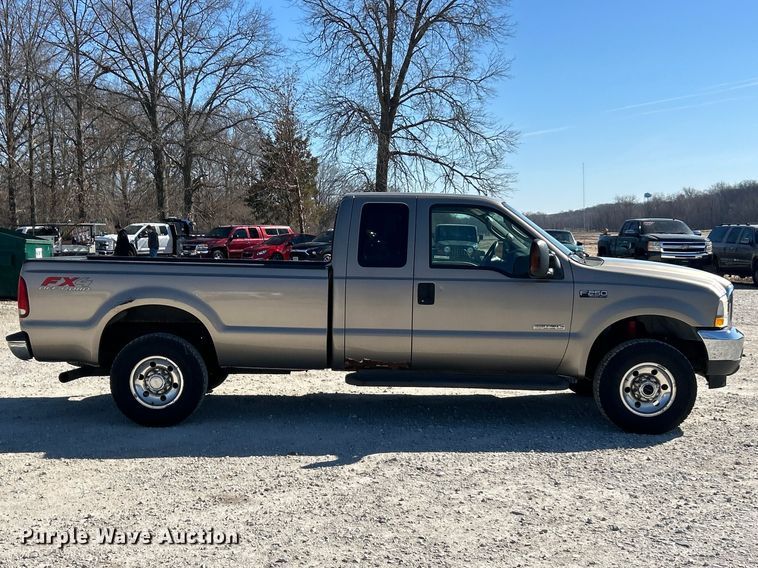 image for item FC5101 2004 Ford F250 Super Duty Ext. Cab pickup truck