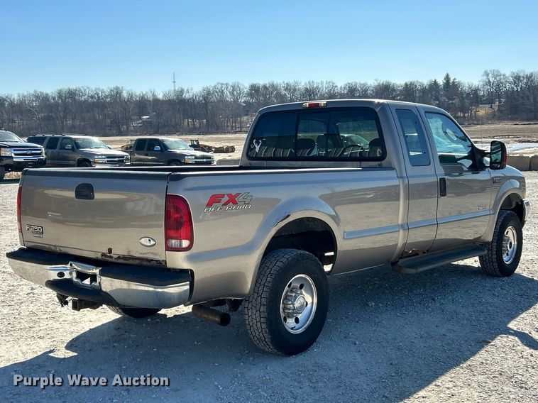 image for item FC5101 2004 Ford F250 Super Duty Ext. Cab pickup truck
