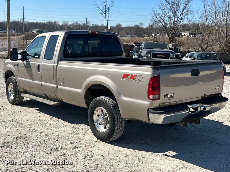 image for item FC5101 2004 Ford F250 Super Duty Ext. Cab pickup truck