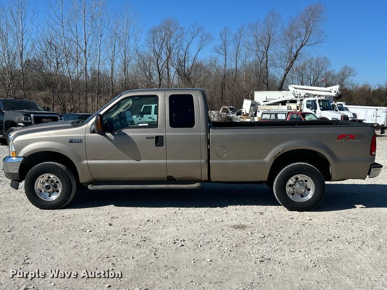 image for item FC5101 2004 Ford F250 Super Duty Ext. Cab pickup truck