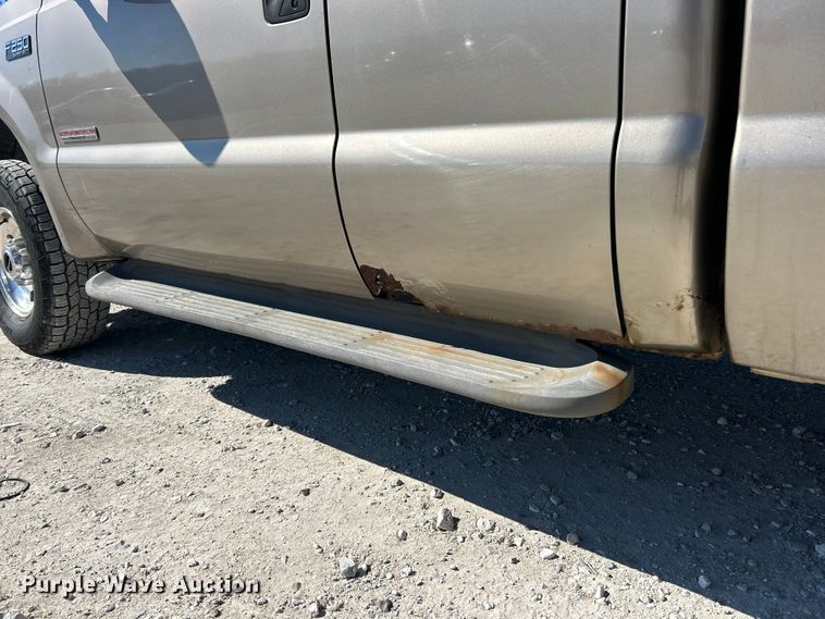 image for item FC5101 2004 Ford F250 Super Duty Ext. Cab pickup truck