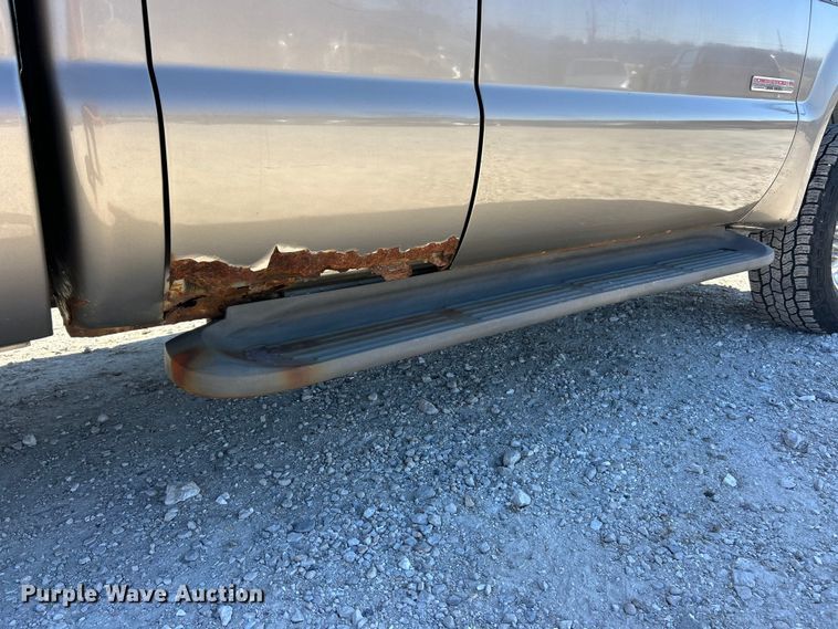 image for item FC5101 2004 Ford F250 Super Duty Ext. Cab pickup truck