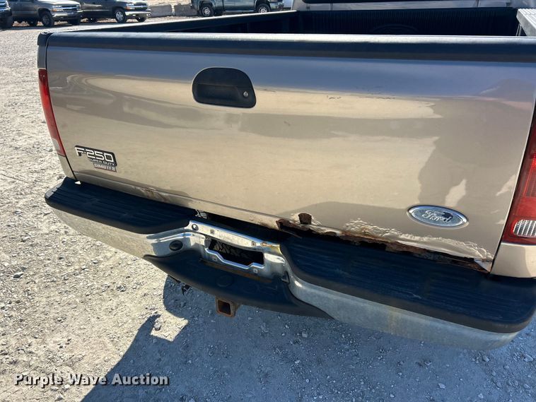 image for item FC5101 2004 Ford F250 Super Duty Ext. Cab pickup truck