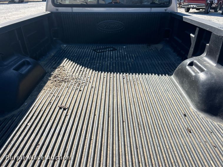 image for item FC5101 2004 Ford F250 Super Duty Ext. Cab pickup truck